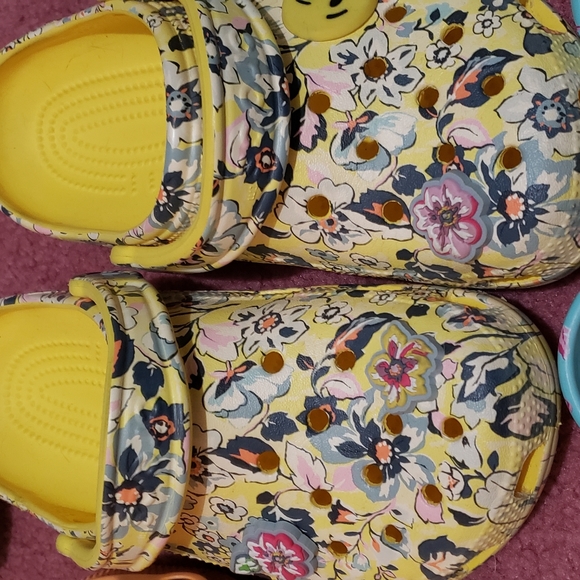 CROCS - Picture 3 of 4